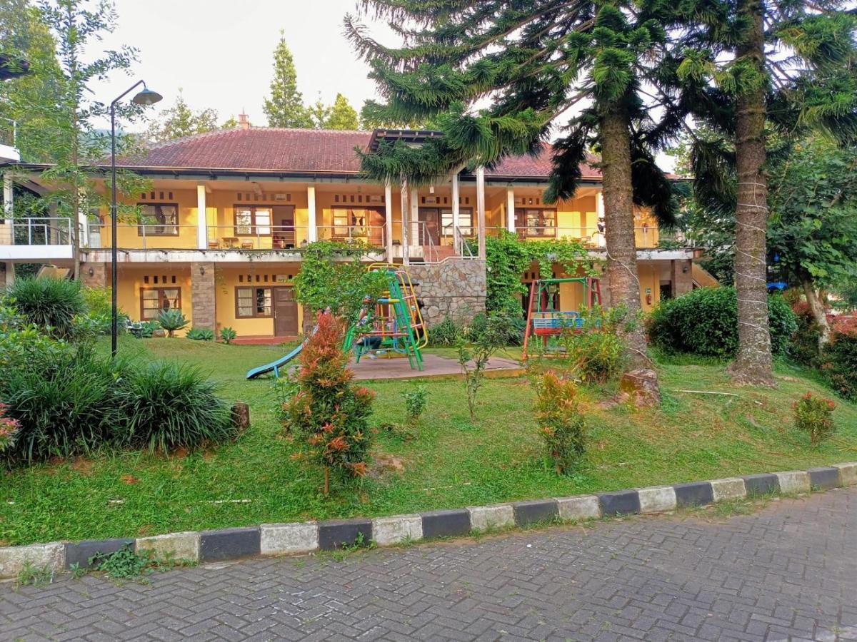 Alfa Resort Hotel And Conference Puncak Exterior foto