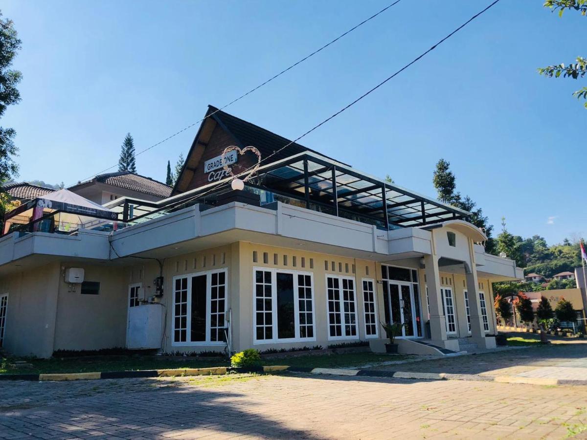 Alfa Resort Hotel And Conference Puncak Exterior foto